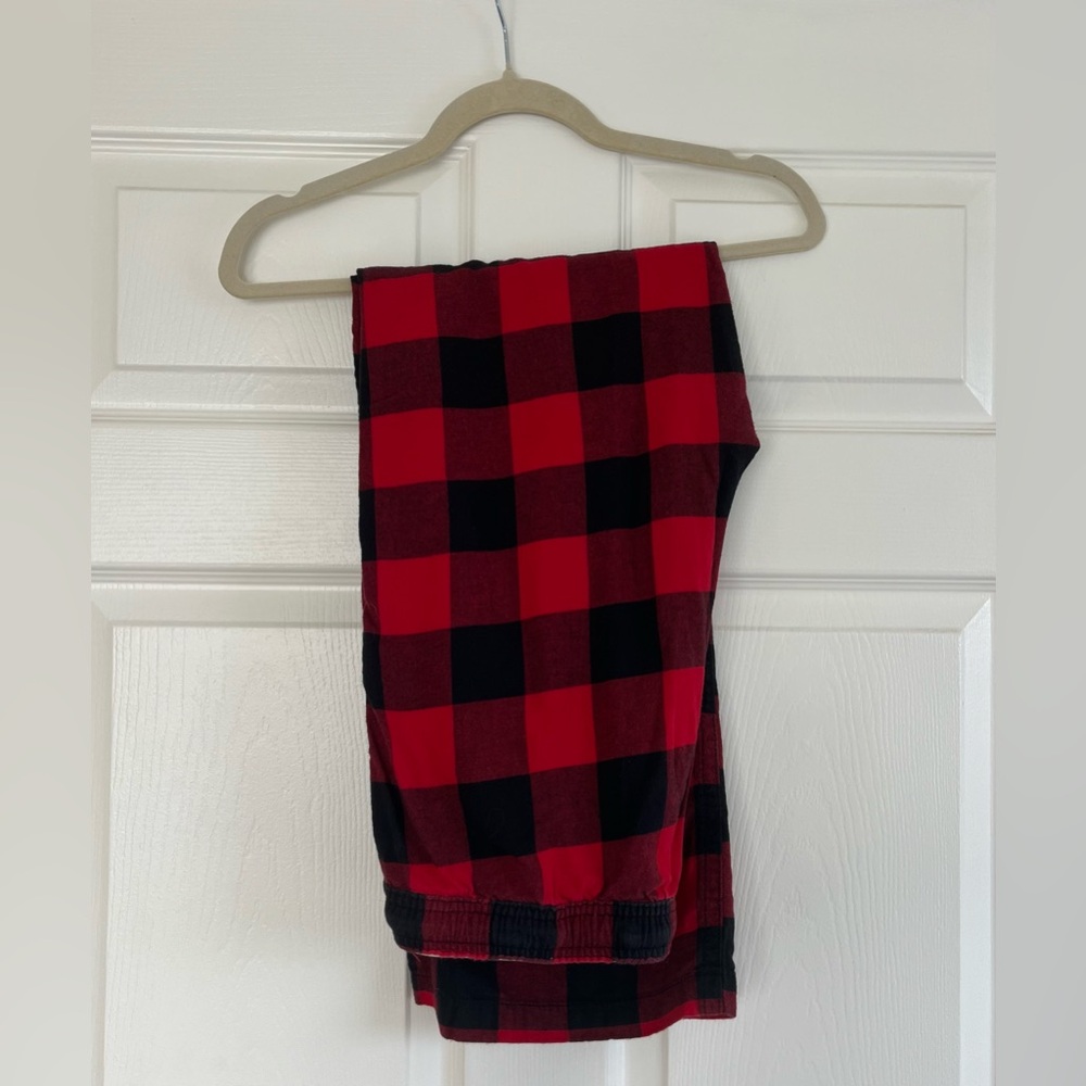 American Eagle Outfitters Men’s Red and Black Plaid Bottoms